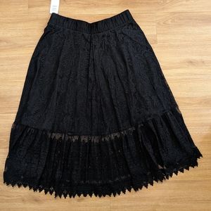Torrid size 00-M/L black lace Midi skirt